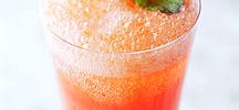 Boisson à la fraise et au sureau