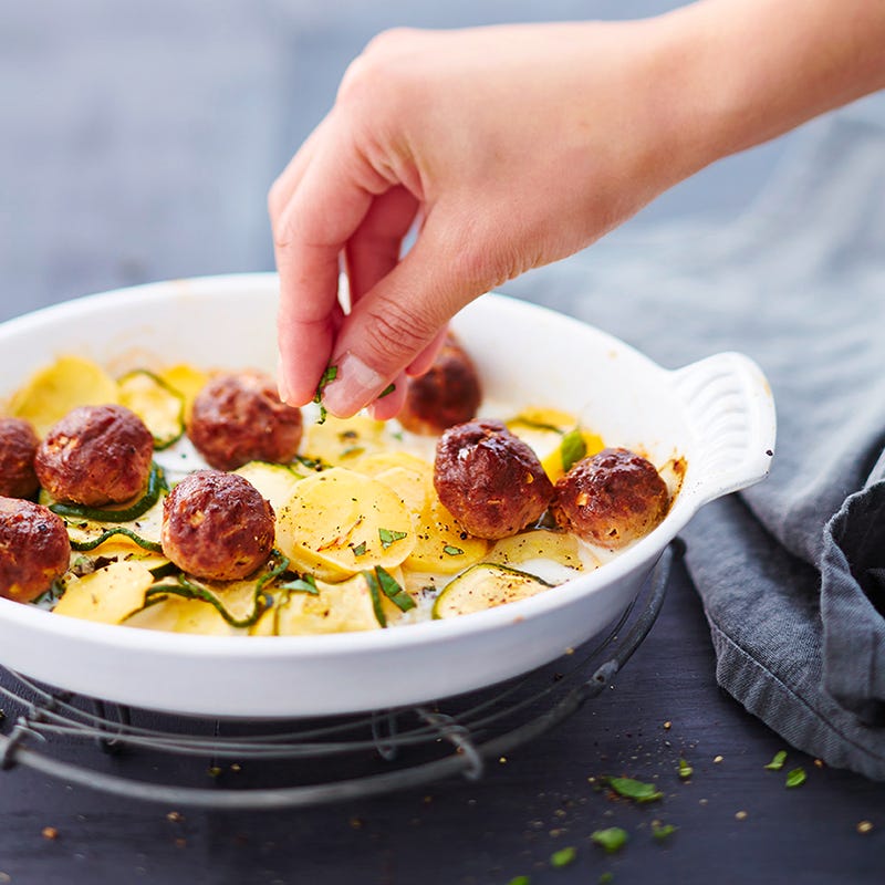 Foto van Ovenschotel met aardappel, courgette engehaktballen door WW