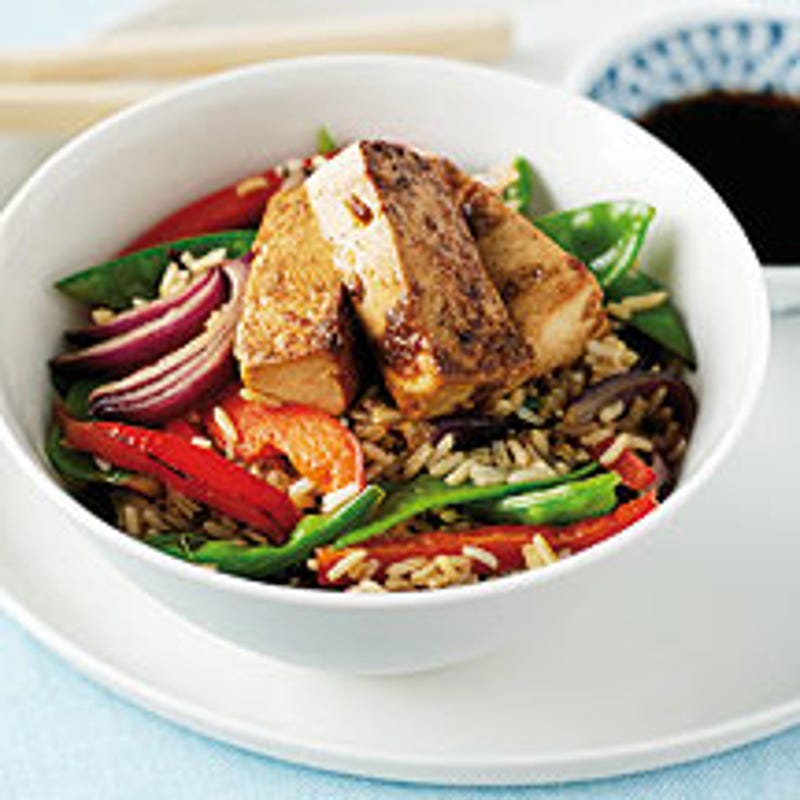 Photo de Tofu, légumes et riz au wok prise par WW