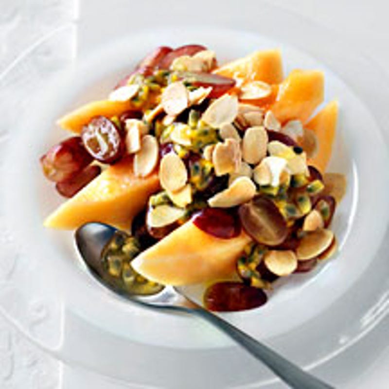 Photo de Salade de fruits au melon, aux raisins et au fruit de la passion prise par WW