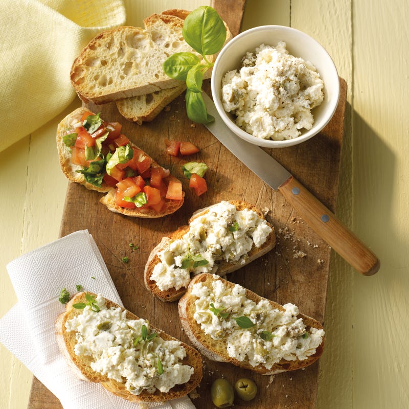 Photo de Crostinis avec pâte à la feta et aux olives prise par WW