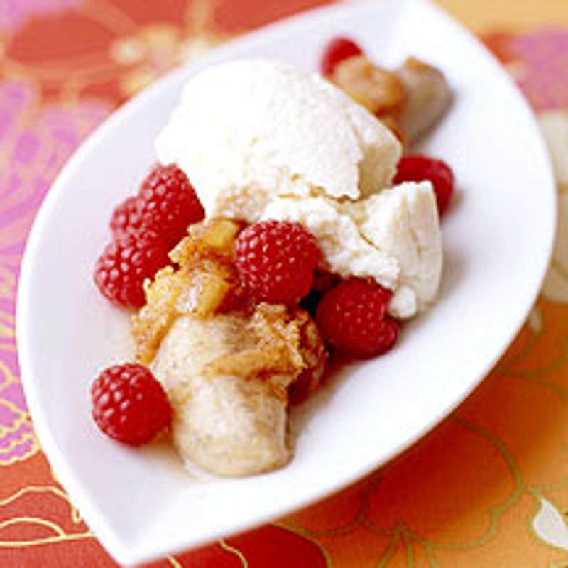 Photo de Banane rôtie, crème vanille et framboises prise par WW