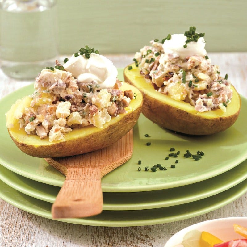 Foto van Gevulde aardappel met zure room door WW