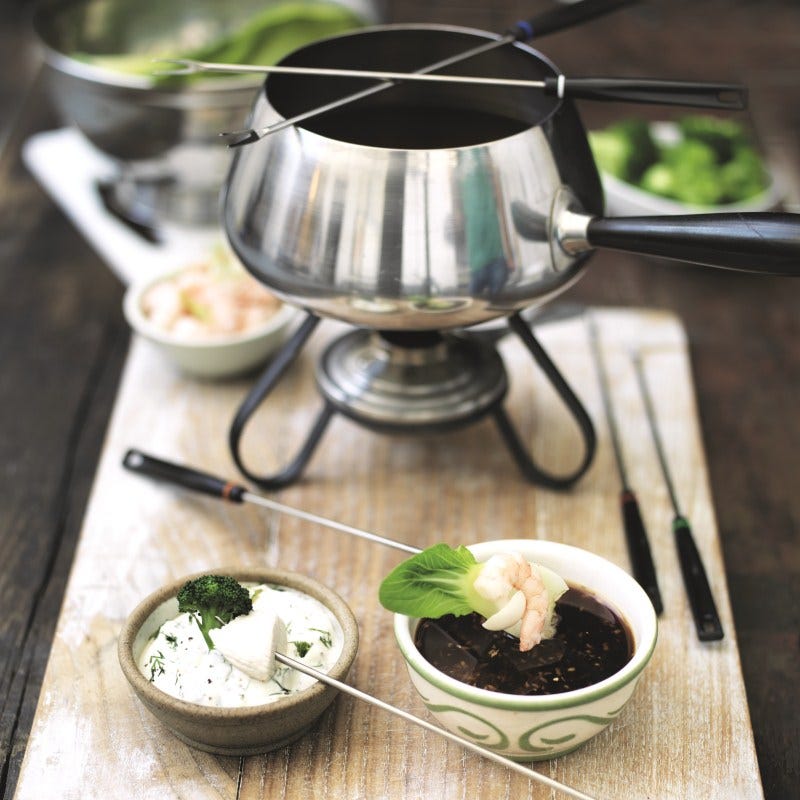 Foto van Fondue met bouillon en dipsausjes door WW