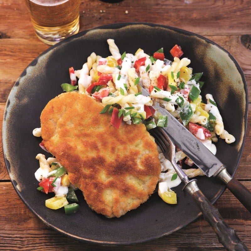 Foto van Wienerschnitzel met pastasalade door WW