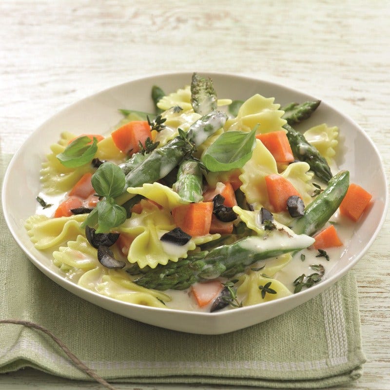 Foto van Voorjaarsgroente met farfalle door WW