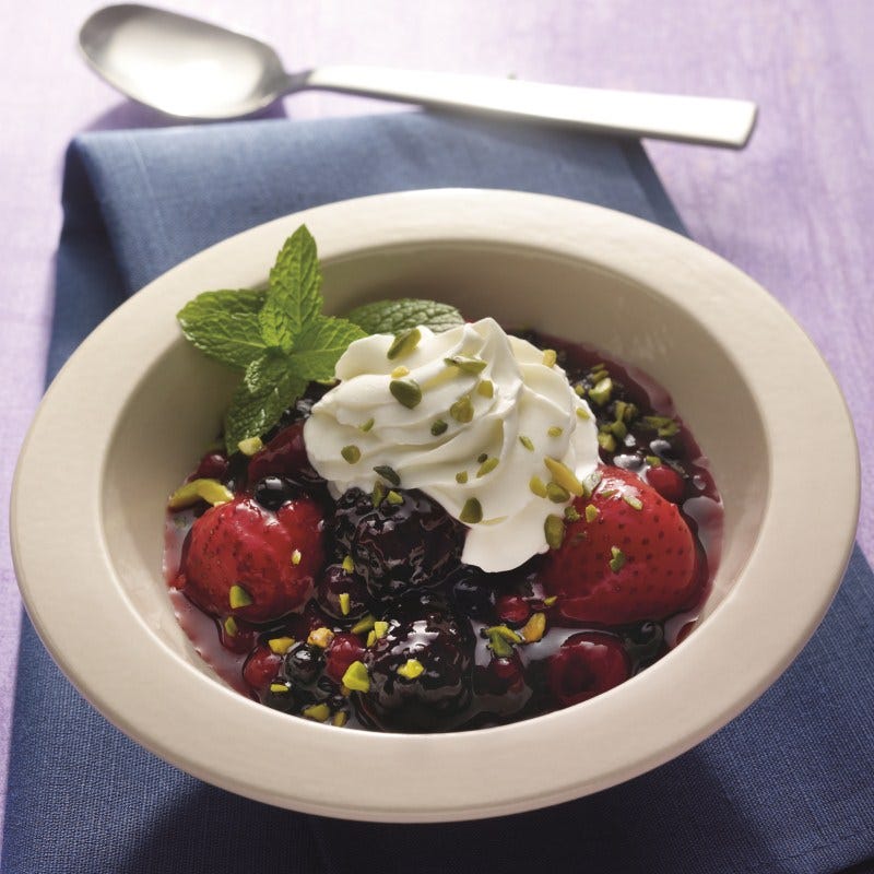 Foto van Rode vruchten met crème door WW