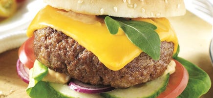 Cheeseburger et salade