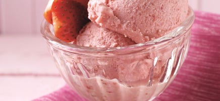 Glace aux fraises et à la vanille