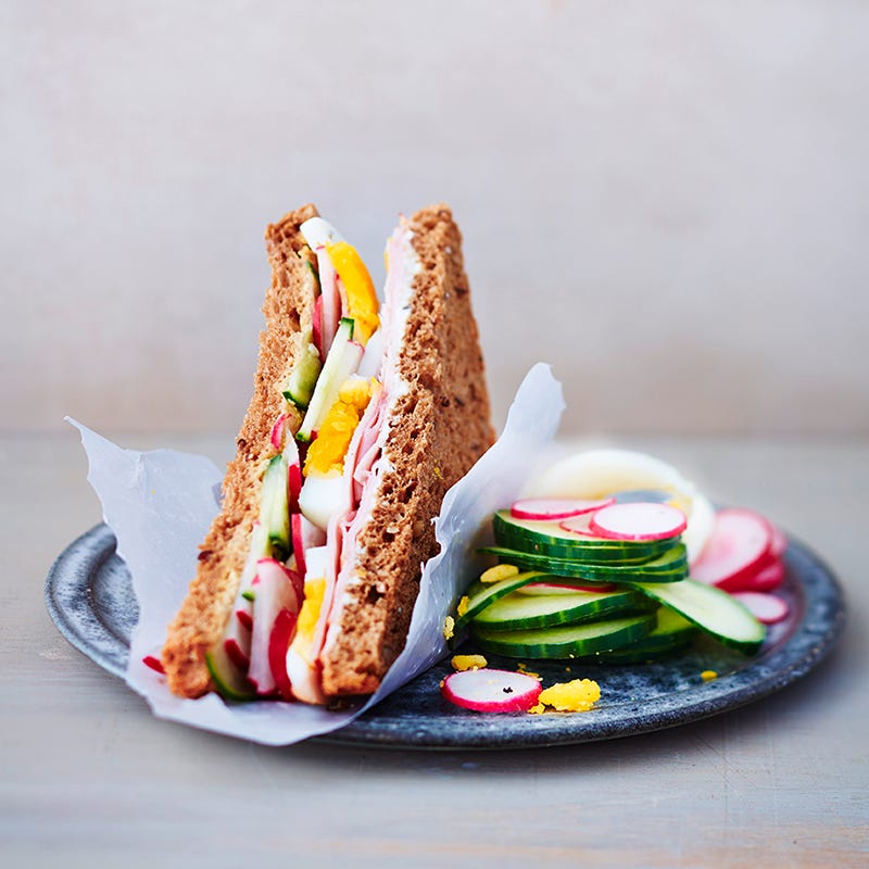 Foto van Sandwich met kip en ei door WW