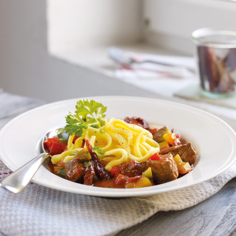 Gulasch mit getrockneten Tomaten