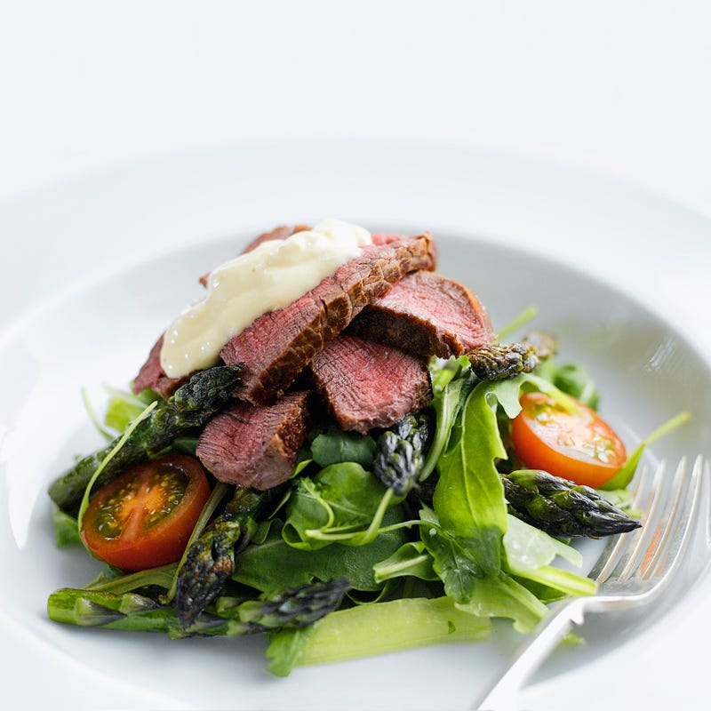 Foto Gegrillter Spargelsalat mit Filetsteak und Meerrettichdressing von WW