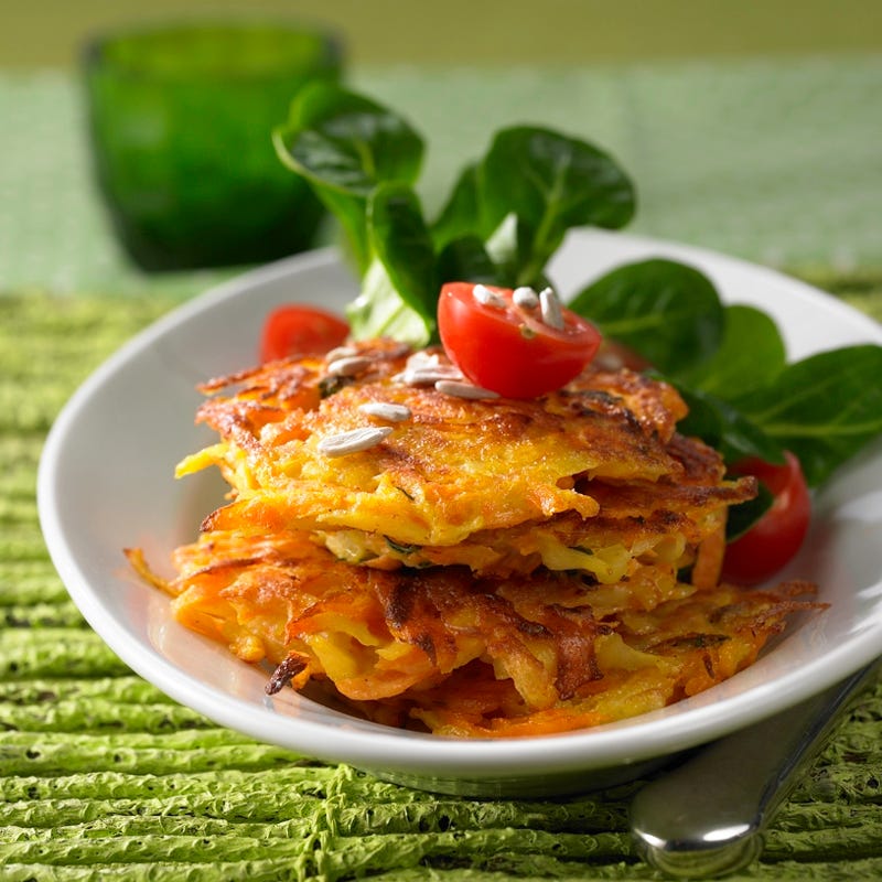 Foto Karottenpuffer auf Salat von WW