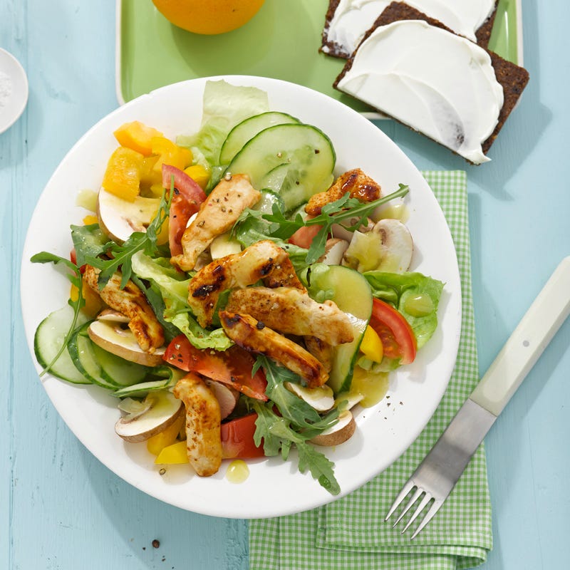 Foto Bunter Salat mit Hähnchen von WW