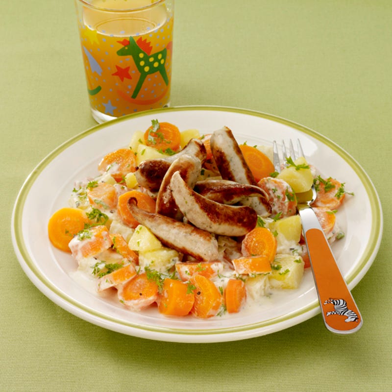 Bratwürstchen mit Möhrengemüse