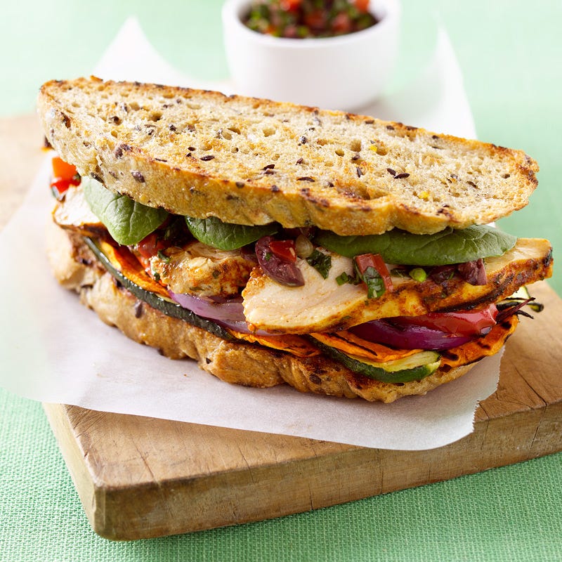 Foto Hähnchen-Sandwich mit Oliven-Salsa von WW