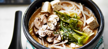 Cremige Kokossuppe mit Tofu