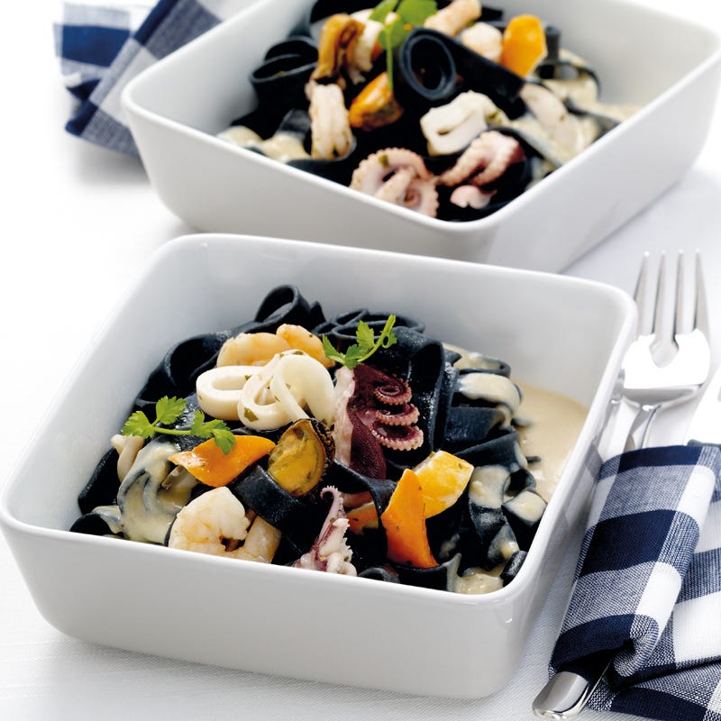 Foto Schwarze Nudeln mit Meeresfrüchten von WW