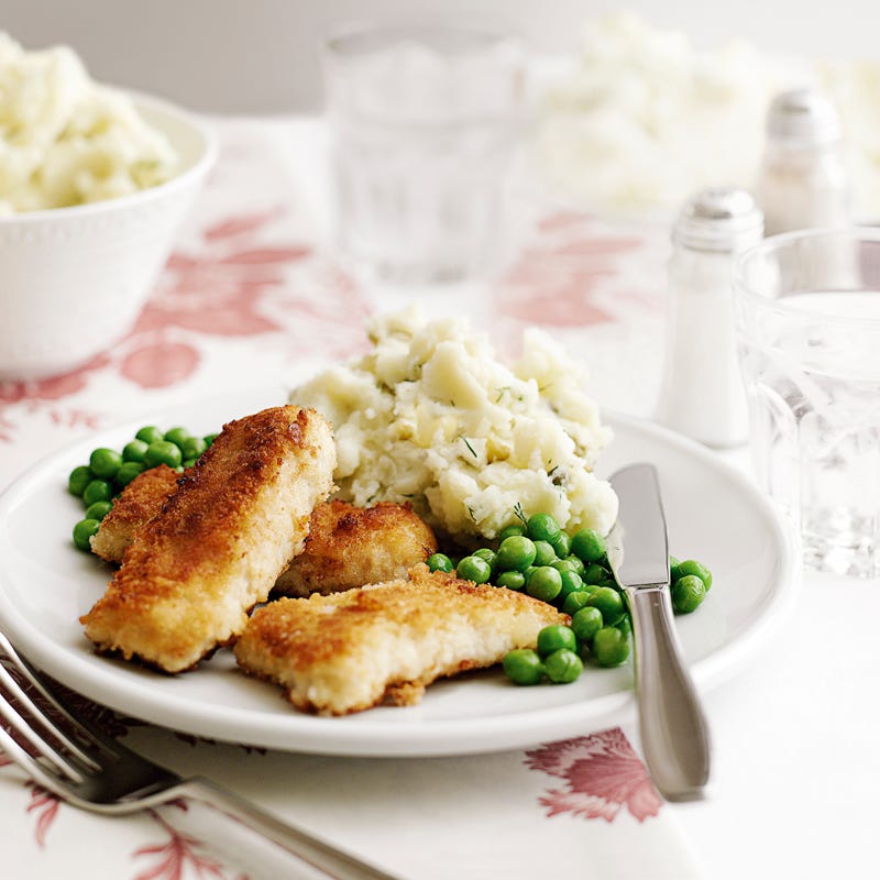 Fischstäbchen mit Stampfkartoffeln und Erbsen