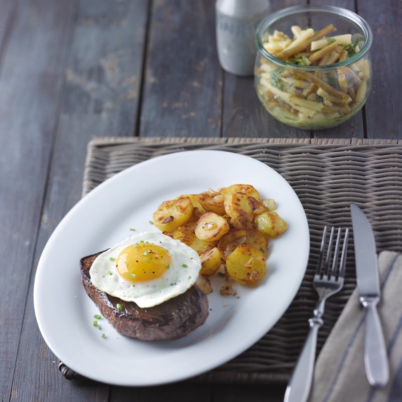Foto Steaks mit Spiegelei und Bratkartoffeln von WW