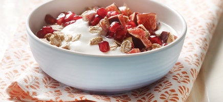 Dinkelflocken mit Granatapfel