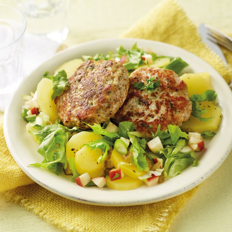 Frikadellen mit Kartoffel-Endivien-Salat Rezept | WW Deutschland Frikadellen mit Kartoffel-Endivien-Salat Rezept | WW Deutschland