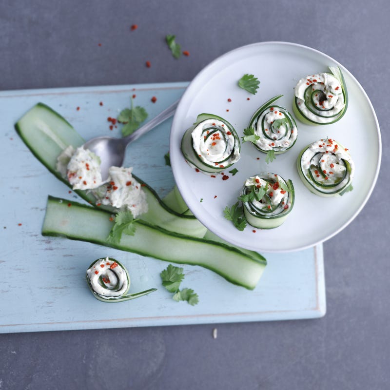Gurkenröllchen mit Guacamolecreme
