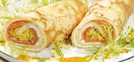 Pfannkuchenwraps mit Lachs