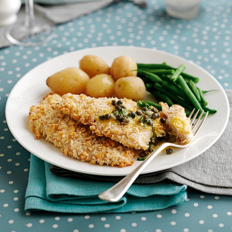 Foto Hähnchenbrustfilet mit Parmesankruste und Basilikum-Kapernsauce von WW