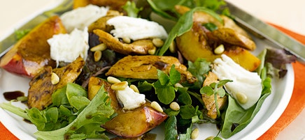 Hähnchensalat mit Pfirsich und Mozzarella