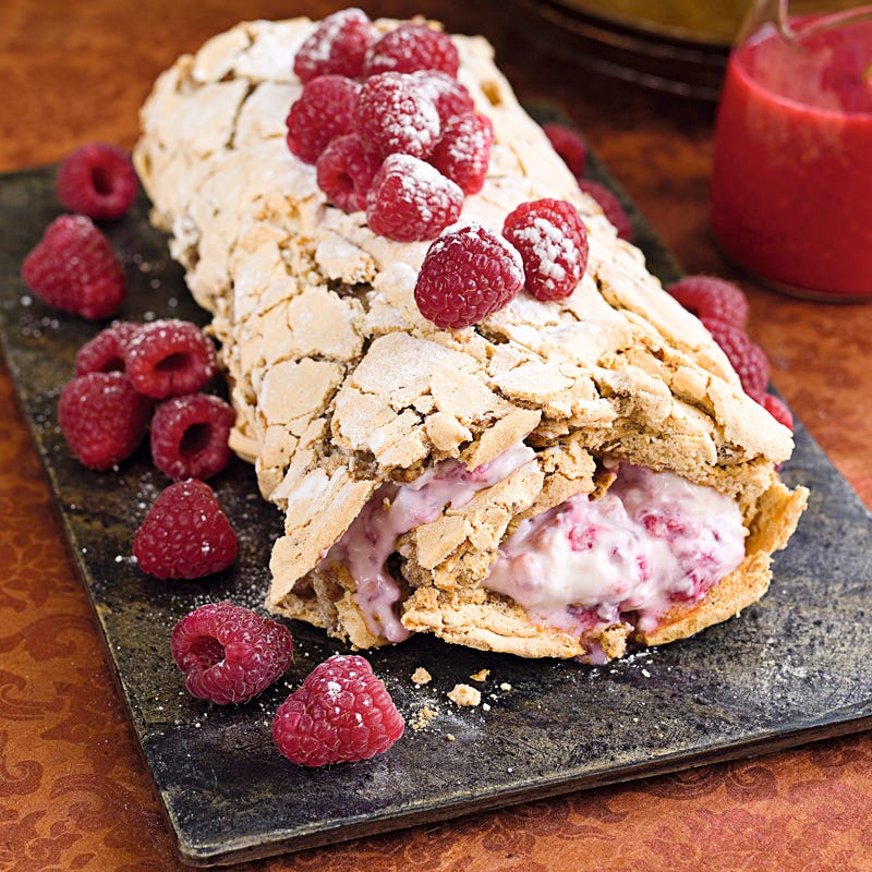 Foto Nuss-Baiserrolle mit Himbeercreme von WW