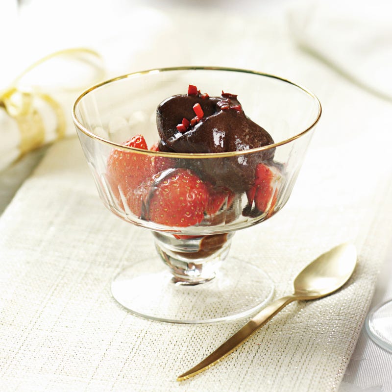 Foto Chili-Schoko-Sorbet mit Erdbeeren von WW