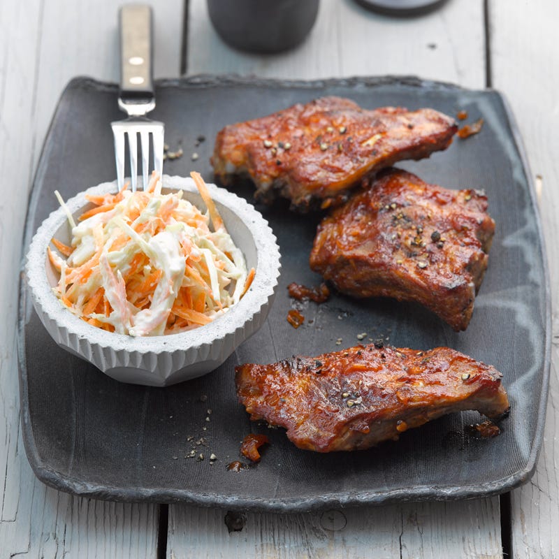 BBQ-Spareribs mit Coleslaw