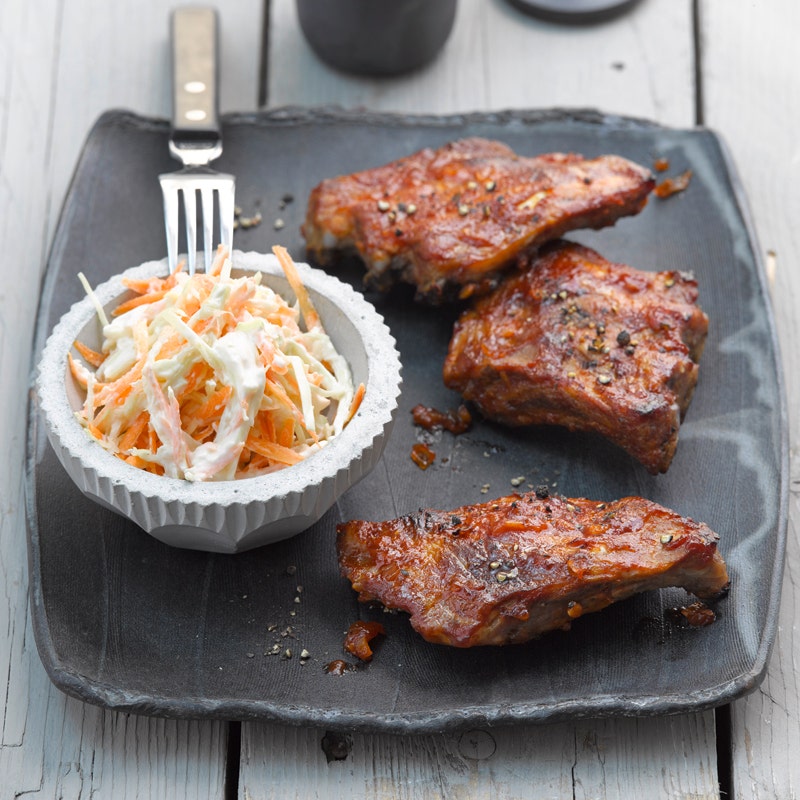 BBQ-Spareribs mit Coleslaw