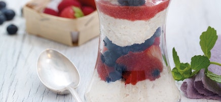 Beeren-Schicht-Porridge