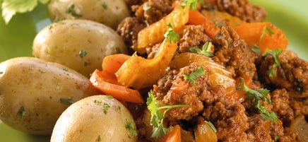 Kartoffeln mit Lamm-Bolognese