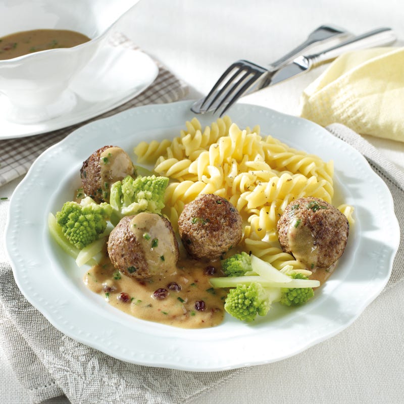 Foto Köttbullar in Rahm-Sauce mit Preiselbeeren von WW
