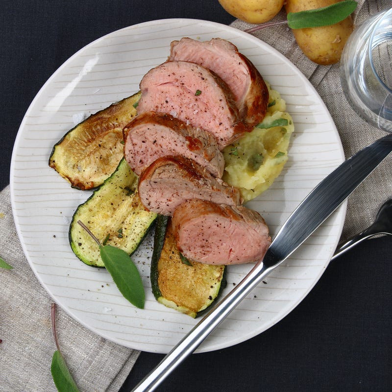 Foto Schweinefilet mit Salbei-Kartoffelstampf und Zucchini von WW