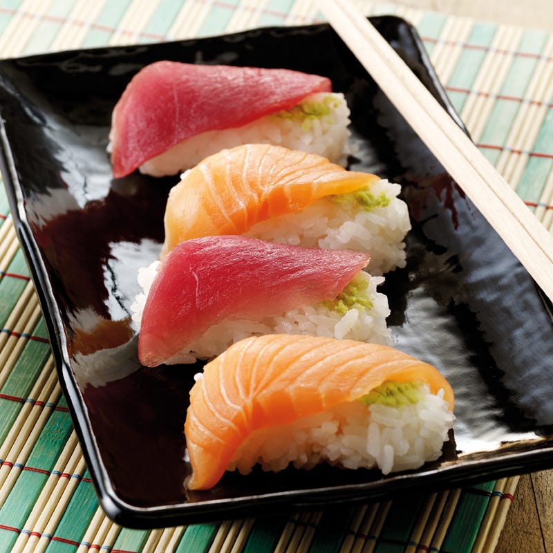 Foto Nigiri Sushi mit Thunfisch und Lachs von WW