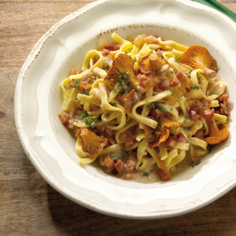 Foto Frische Tagliatelle mit Pfifferlingsauce und Petersilie von WW