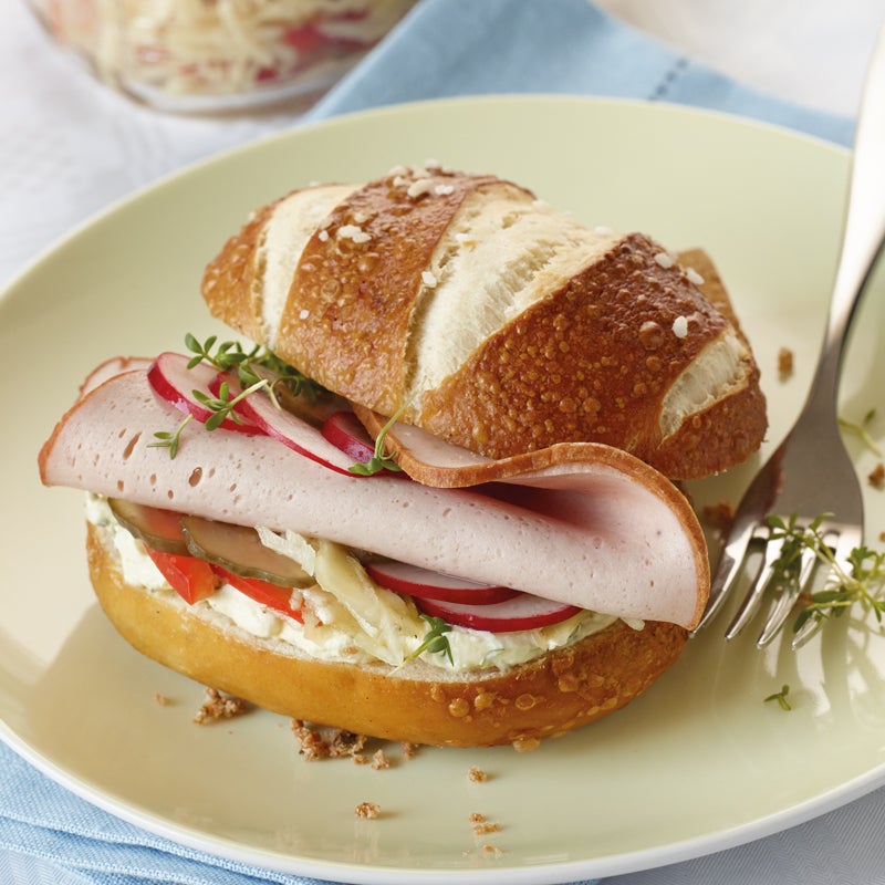 Laugenbrötchen mit Leberkäse Rezept | WW Deutschland Laugenbrötchen mit Leberkäse Rezept | WW Deutschland