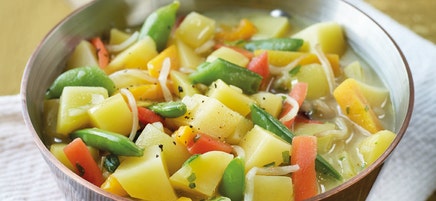 Thailändischer Kartoffel-Curry-Eintopf
