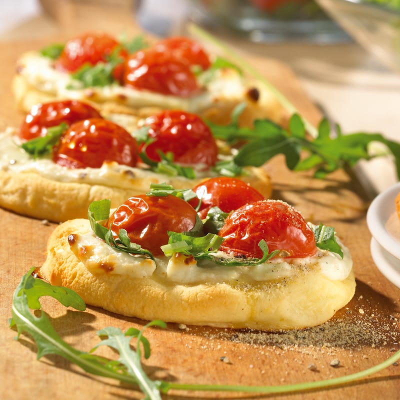 Foto Kartoffelpizzen mit Fetacreme und Rucola von WW