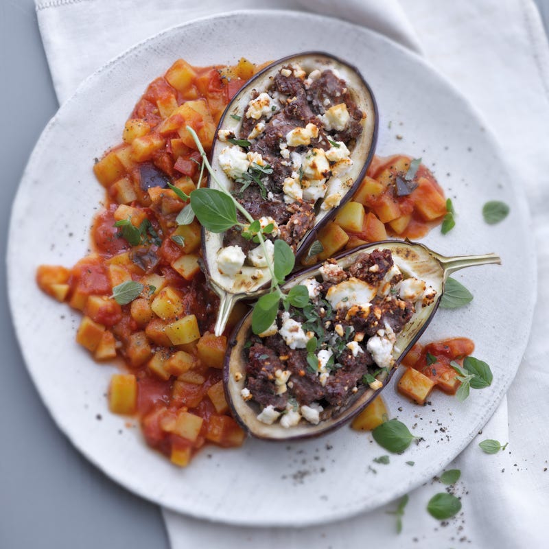 Geschmorte Auberginen mit Tatar und Schafskäse