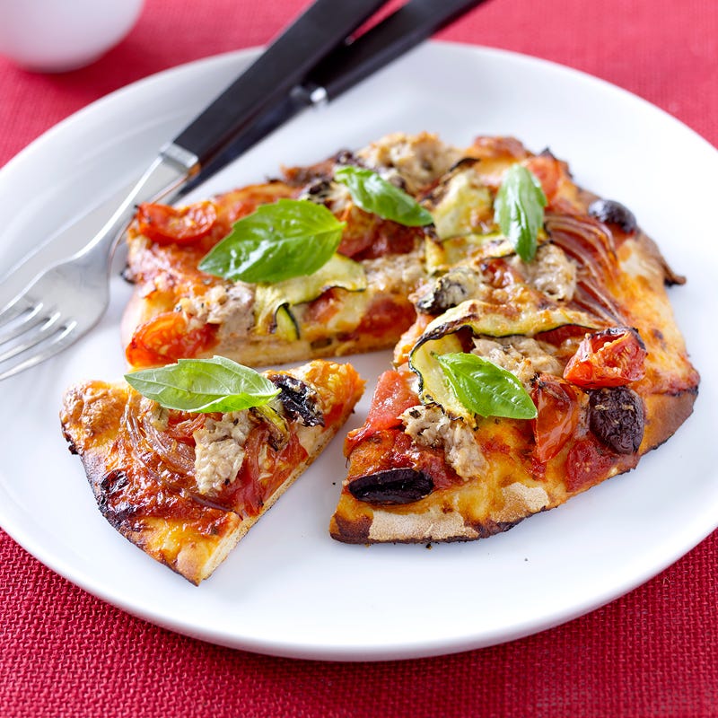 Photo of Tomato, tuna & olive pizza by WW