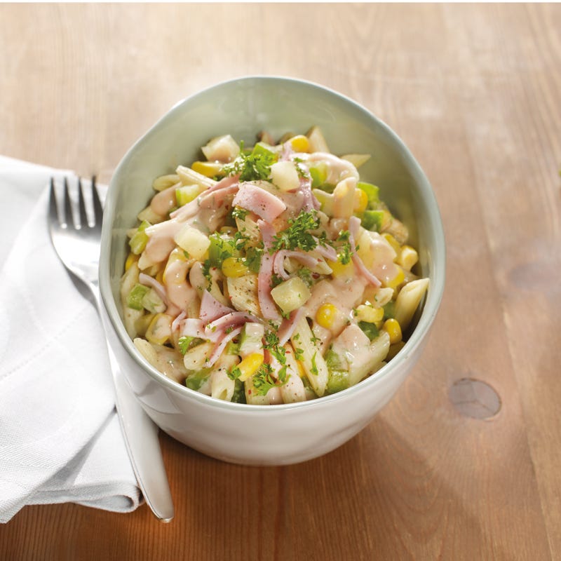Nudelsalat mit Schinken und Ananas