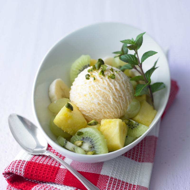 Obstsalat mit Vanilleeis