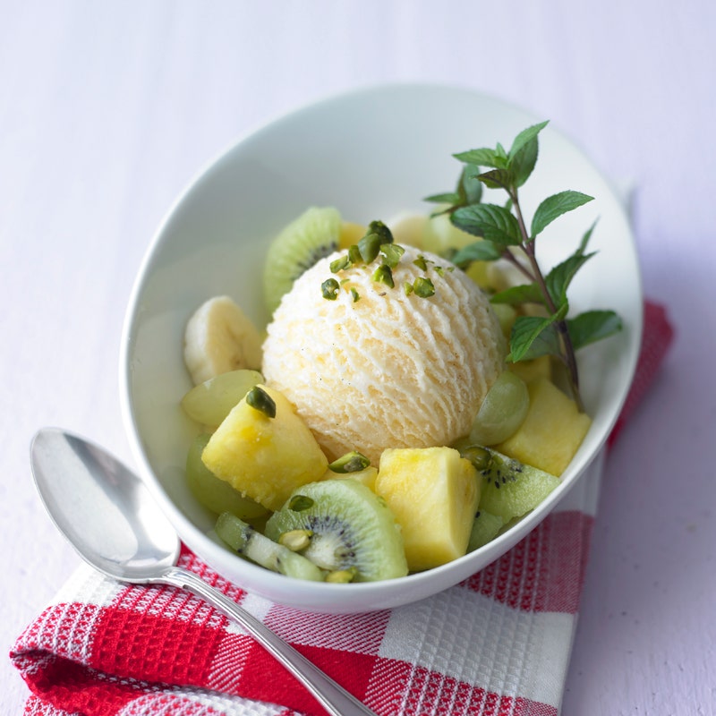 Obstsalat mit Vanilleeis