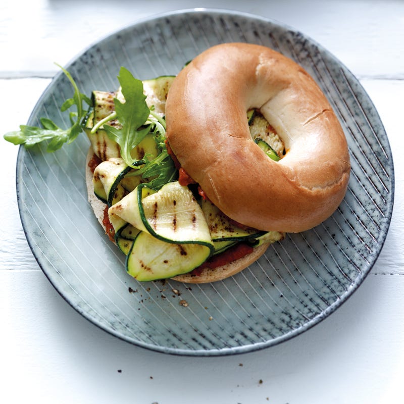 Grillgemüsebagel mit Tomaten-Paprika-Creme