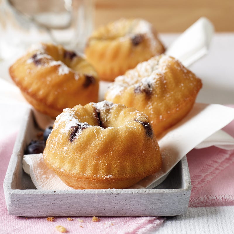 Mini-Gugelhupfe mit Beeren